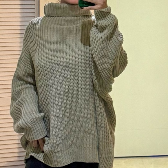 NWOT FREE PEOPLE SWIM TOO DEEP OVERSIZED SWEATER - Picture 4 of 4